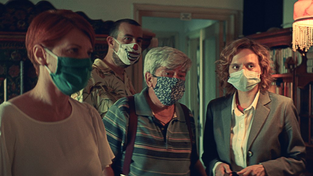 KOMENTÁŘ: Bez popcornu, kávy, vína. Kino pro nadšence a pro světce