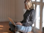 Home office d�v� v�t�� volnost, zam�stnance v�ak stoj� m�s��n� 1 400 korun