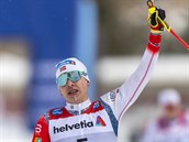 Simen Hegstad Krüger vítězí ve stíhacím závodu na padesát kilometrů volnou...