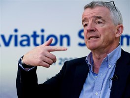 Generální �editel diskontní letecké spole�nosti Ryanair Michael O´Leary (3....