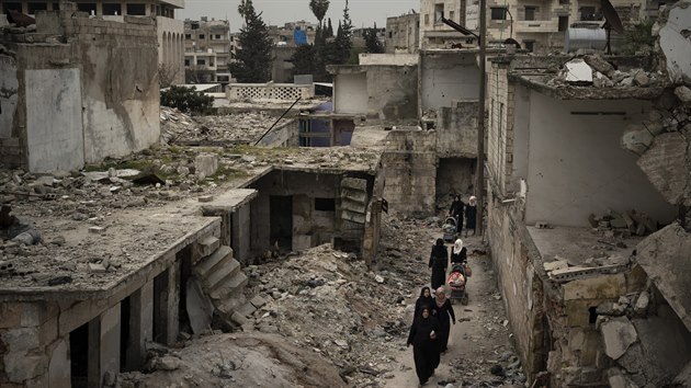 Rozbombardovan ulice syrskho Idlbu (12. bezna 2020)