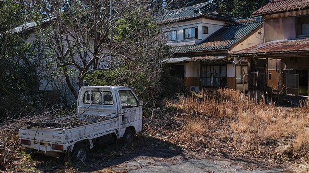 Nkladn auto v oputenm mst Namie v japonsk prefektue Fukuima. (3. bezna 2021)
