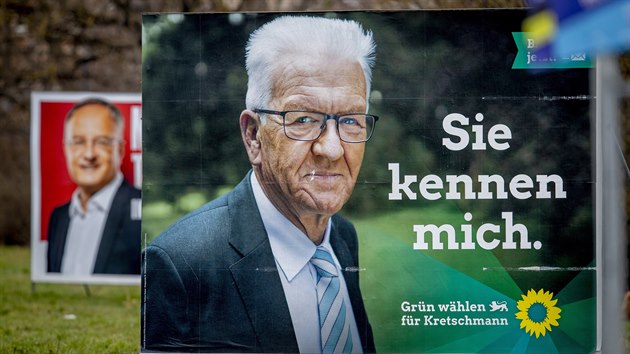 Volebn plakt ukazuje Winfrieda Kretschmanna ze strany Zelench, jen kandiduje do spolkovho snmu Bdenska-Wrttemberska. (10. bezna 2021)