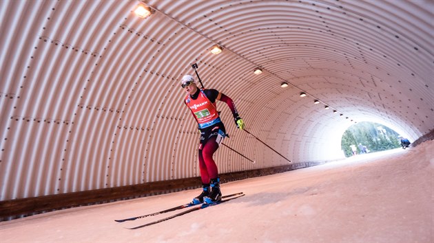Norská biatlonistka Marte Röiselandová během smíšené štafety