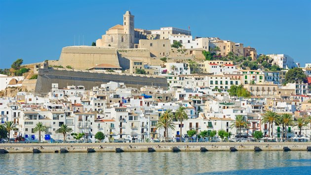 Nrst rezervac let z Nmecka na Balery zpsobilo vykrtnut tto oblasti z nmeckho seznamu rizikovch oblast.