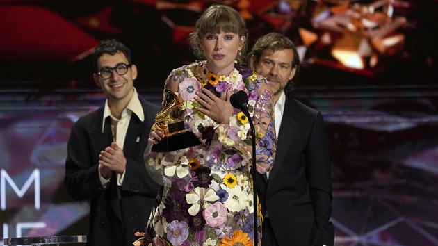 Čerstvá držitelka Grammy za album roku Taylor Swift
