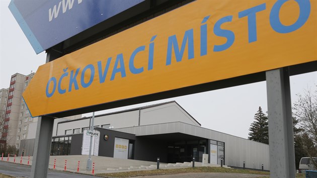 Velkokapacitní očkovací centrum začalo dnes fungovat v Plzni.