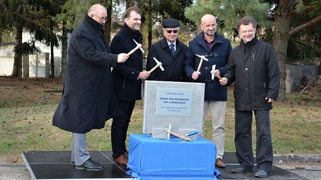 Ronov nad Doubravou zaal stavt kanalizaci a istiku odpadnch vod za 150 milion ped temi lety.