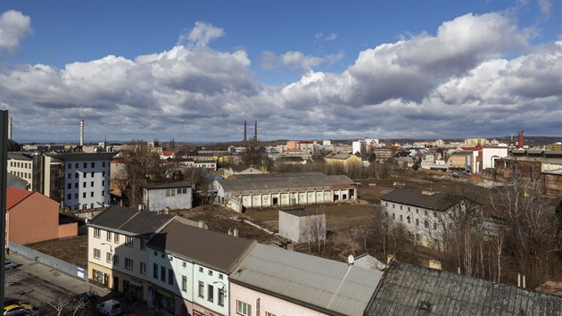 Klov st prtahu Perovem, pro kterou se ve mst vilo oznaen prpich, povede z mstn sti Pedmost k ndra mimo jin arelem nkdej tovrny Juta.