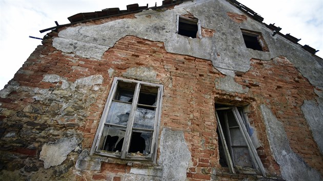 Stará kovárna ve Věžnici na Havlíčkobrodsku jen těsně unikla demolici. Nyní je z ní památka, do jejíž obnovy budou muset být investovány miliony.