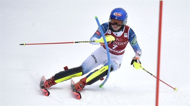 Mikaela Shiffrinov ve slalomu v Aare.
