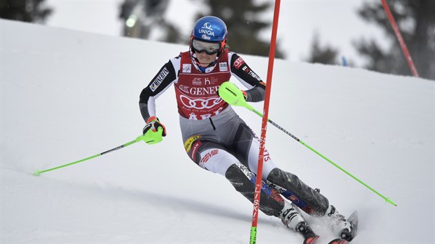 Petra Vlhová ve slalomu v Aare.