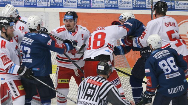 arvtka mezi hokejisty Olomouce a Plzn v pedkole play off.