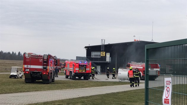 Požár hangáru na letišti Točná v Praze 12. (11.3.2021)