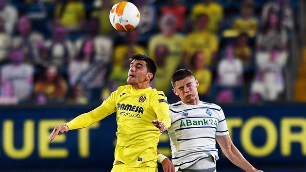 Momentka z utkn Villarreal - Dynamo Kyjev.