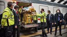 Na nádraí v severoitalském Milán pedstavili speciální vlak pro pevoz...