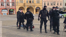 V centru eských Budjovic policisté zajistili dv osoby. Zásah pedcházelo...
