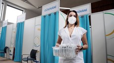 Velkokapacitní o�kovací centrum za�alo dnes fungovat v Plzni. Na snímku je...