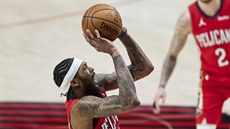 Brandon Ingram z New Orleans Pelicans stílí v utkání proti Portland Trail...