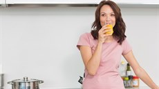 Velké mno�ství vitaminu C obsahuje nap�íklad rakytník, �ípek, ananas, �erný...