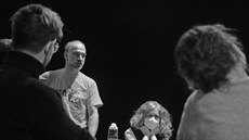 Režisér a choreograf Petr Zuska během zkoušek Terapie v Dejvickém divadle