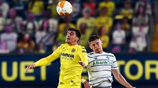 Momentka z utkání Villarreal - Dynamo Kyjev.