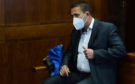 Vrchní soud v Olomouci sníil Martinu Svobodovi trest za prodej metylalkoholu v...