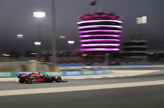 Nizozemec Max Verstappen z Red Bullu jede kvalifikaci na Velkou cenu Bahrajnu.