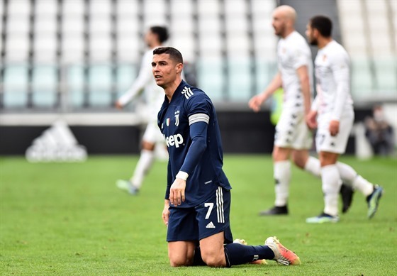 Cristiano Ronaldo z Juventusu během nepovedeného utkání proti Beneventu