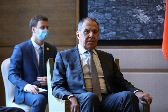 Ruský ministr zahraničí Sergej Lavrov se na návštěvě Číny setkal s čínským...
