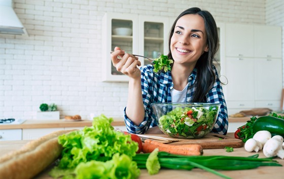 Pro detoxikaci je teba do jídelníku zaadit vtí mnoství erstvého ovoce a...