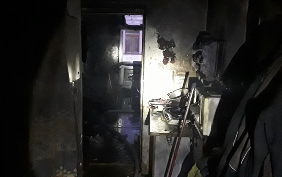 Požár v domě sociálního bydlení ve Vidnavě silně poničil jeden z bytů.