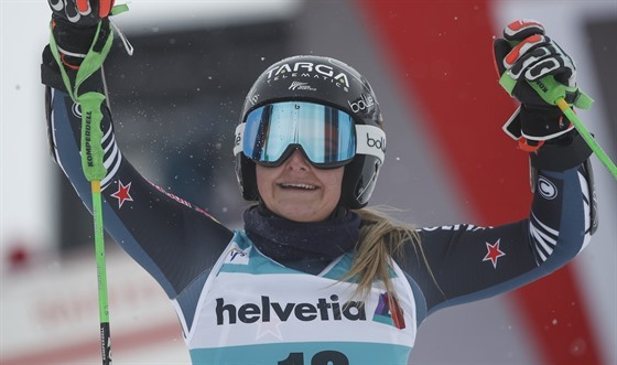 Novozélandská lyaka Alice Robinsonová slaví triumf v obím slalomu v...