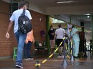 Obyvatelé brazilského msta Serrana jdou na okování proti koronaviru. (17....