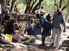 Obyvatelé na trhu v obci Kipcherere v jiním Baringu. (20. kvtna 2019)