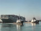 Kontejnerovou lo, která skoro týden blokovala Suezský prplav, se podailo...