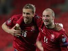 Tomá Souek (vlevo) a Michael Krmeník se radují z gólu proti Belgii, který...