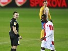 Slávista Abdallah Sima opoutí hit poté, co byl v utkání proti Opav...