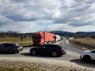 Stovky polskch aut zablokovaly silnici kvli Turwu