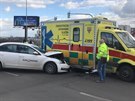 Sr�ka osobn�ho auta se sanitkou v �ernokosteleck� ulici. (22.3.2021)