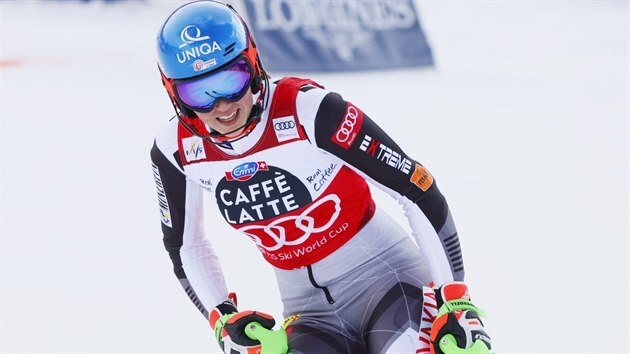 Slovenka Petra Vlhová v cíli slalomu v Lenzerheide