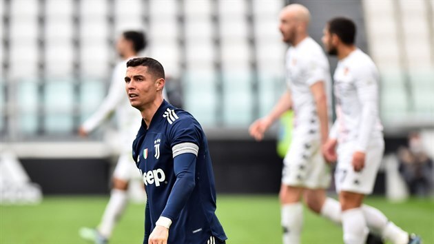 Cristiano Ronaldo z Juventusu během nepovedeného utkání proti Beneventu