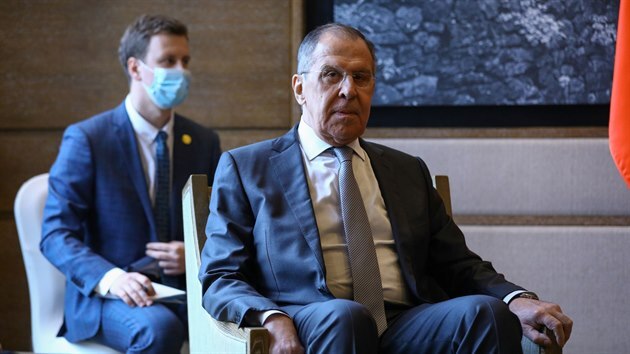 Ruský ministr zahraničí Sergej Lavrov se na návštěvě Číny setkal s čínským protějškem Wangem I. (23. března 2021)
