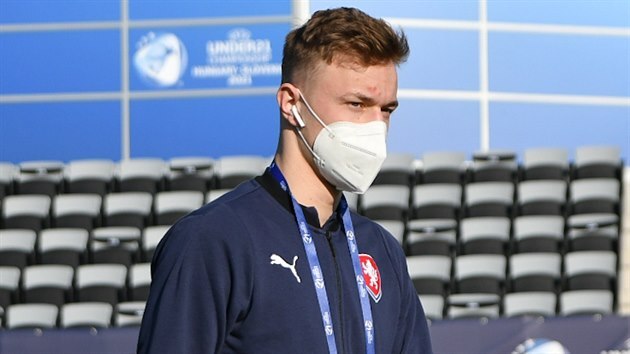 Český záložník Adam Karabec před úvodním zápasem fotbalového Eura do 21 let proti Itálii.
