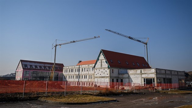 Vedle hokejovho stadionu se nachz tak lkask stedisko, kter je ve vstavb.  (20. bezna 2021)