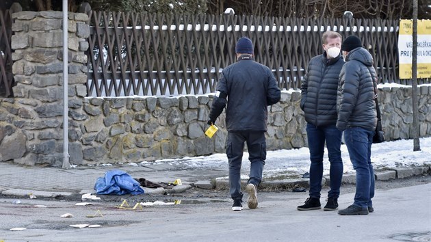 V krvav tok vystil v sobotu odpoledne konflikt dvou mu v Jihlav. Udlost se stala pobl trolejbusov zastvky, na ken ulic Brtnick a U Slunce. (20. bezna 2021)