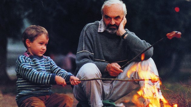 S mal�m Andrejem Chalimonem ve filmu Kolja, kter� z�skal �est �esk�ch lv�, d�le
ocen�n� na filmov�ch festivalech v Tokiu �i Ben�tk�ch a tak� Zlat� gl�bus a Oscara.