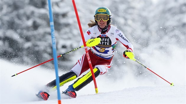 Rakušanka Katharina Liensbergerová během prvního kola slalomu ve švýcarském Lanzerheide.