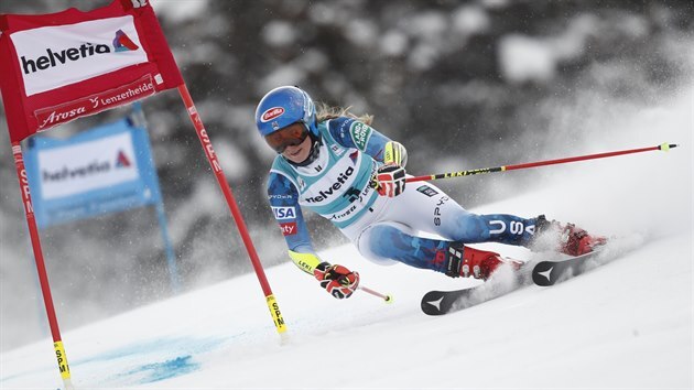 Americk lyaka Mikaela Shiffrinov na trati obho slalomu v Lenzerheide