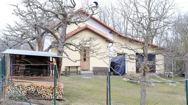 Majitel domku ve Vochově na Plzeňsku zastřelil v noci zloděje, který se k němu vloupal. (24. 3. 2021)